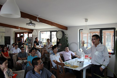 珍島營銷副總裁Charles演講分享搜索營銷實戰(zhàn)案例