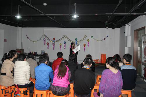 美女開(kāi)場(chǎng)弱爆亮點(diǎn)