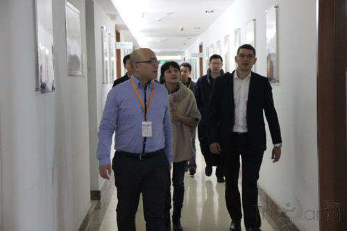 James Sanders參觀公司