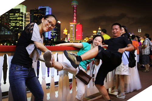 伙伴間的友愛嬉鬧