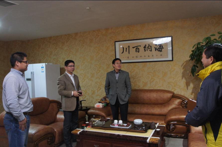 珍島總裁趙旭隆先生熱情接待劉波英主任