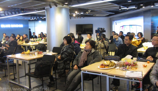 2012年“區(qū)上市后備企業(yè)暨成長(zhǎng)型企業(yè) 高層管理者培訓(xùn)”改制上市沙龍現(xiàn)場(chǎng)